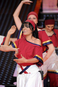 picture of the seventh prime of star academy 7 on April 2nd 2010 with Rahma from Iraq in a Dabkeh Tableau