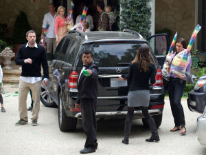 Ben Affleck and Jennifer Garner spotted with their kids as they go to dinner at Toscana on April 4th 2010 for Easter event 1