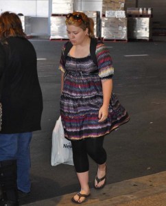 Kelly Clarkson arrives at Sydney Airport on April 14th 2010 in Australia 2