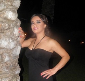 Aline Kessis picture at her birthday party held at one of Beirut restaurants wearing a black stylish dress 1