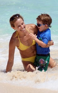 Sheryl Crow was spotted with her son Wyatt Steven Crow on May 28th 2010 at the One and Only Club on the beach in the Bahamas 4