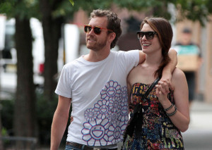 Anne Hathaway spotted with her boyfriend Adam Shulman on June 1st 2010 as they walk together in the West Village 5