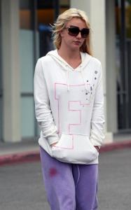 Britney Spears spotted on May 27th 2010 as she was dropping her boys off at school in Los Angeles 5