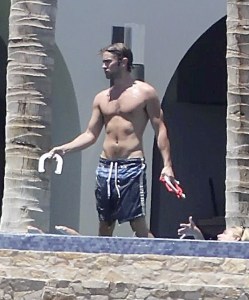 Chace Crawford spotted on May 30th 2010 as he was walking topless under the sun of Mexico  4