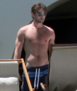 Chace Crawford spotted on May 30th 2010 as he was walking topless under the sun of Mexico  5