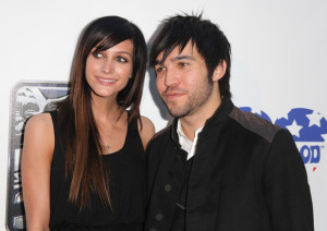 Pete Wentz and his wife Ashlee Simpson arrive to St Judes 30th anniversary of The Empire Strikes Back at Arclight Cinema on May 19th 2010 in Los Angeles 4