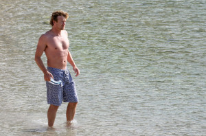 Simon Baker spotted on Jine 10th 2010 as he was swimming at the Saint Jean Cap Ferrat beach 8