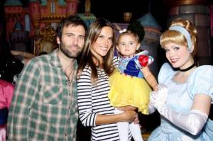 Alessandra Ambrosio with her daughter Anja at the DISNEY Princess Royal Court on March 14th 2010 in Paris 1