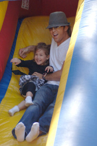 Larry Birkhead and daughter Dannielynn seen on June 13th 2010 as they were together at the Los Angeles Farmers Market 3