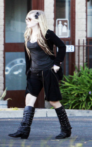 Avril Lavigne seen on November 30th 2009 as she arrives for a photo shoot session in LA 1