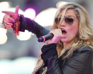 KeSha was spotted  singing on stage on June 18th 2010 in Toronto Canada 2