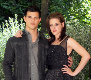 Taylor Lautner and Kristen Stewart attend the The Twilight Saga Eclipse photo call at the Hotel Russie on June 17th 2010 in Rome Italy 2