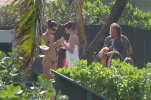 jill mccormick cameron diaz eddie vedder beach hawaii 11