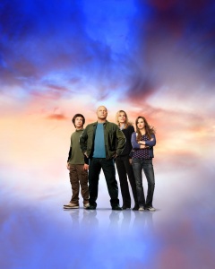 Poster of the cast of No Ordinary family TV series 3