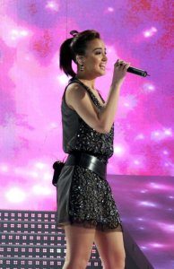 the 2nd prime of star academy season8 on April 8th 2011 photo of Nina AbdelMalek singing on stage