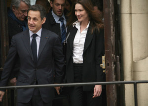 Carla Bruni Sarkozy spotted as she leaves the townhall of the 16th district after voting for the regional elections on March 21st 2010 in Paris France 1