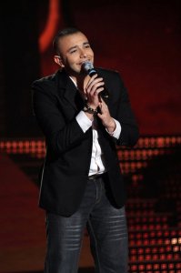 star academy fifth prime on April 29th 2011 picture of Mohamad Daqdooq singing on stage