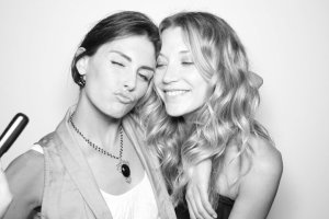 Taylor Cole with Sarah Roemer on July 24th 2010 at the NERD Party Comic Con Paddle Jam Photobooth 1