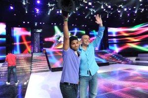 StarAcademy8 prime on June 3rd 2011 picture of Mohamad Abdullah and Mohamad Daqdooq cheering the audience