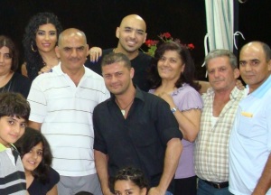 picture of efrem salameh with his family and friends after leaving star academy 6