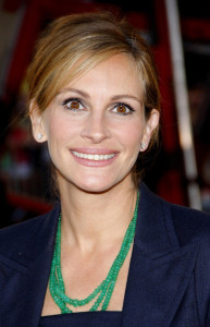 Julia Roberts arrives to the red carpet of Larry Crowne premiere held on June 27th 2011 at the Graumans Chinese Theater 1