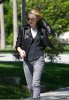 Dakota Fanning latest pictures Shopping with her sister and mother in Beverly Hills 3