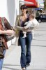 Jessica Alba spotted with her mother shopping in Beverly Hills on February 21st 2009 4