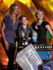 Cameron Diaz with Abigail Breslin and Sofia Vassilieva on stage during the 18th Annual MTV Movie Awards on May 31st 2009 2