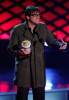 Jim Carrey accepts the Best Comedic Performance award onstage during at the 18th Annual MTV Movie Awards on May 31st 2009 in California 3