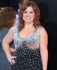 Kelly Clarkson arrives at the 2009 American Music Awards on November 22nd 2009