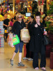 Renee Zellweger spotted on April 11th 2010 as she does some grocery shopping at Ralph 2